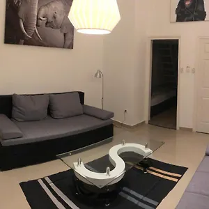 The Urban Jungle By Gozsdu Apartament